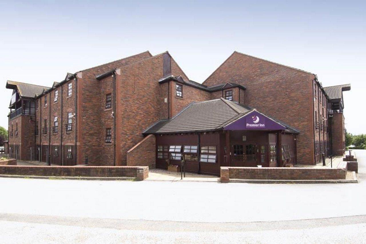 Premier Inn Milton Keynes South West Екстериор снимка